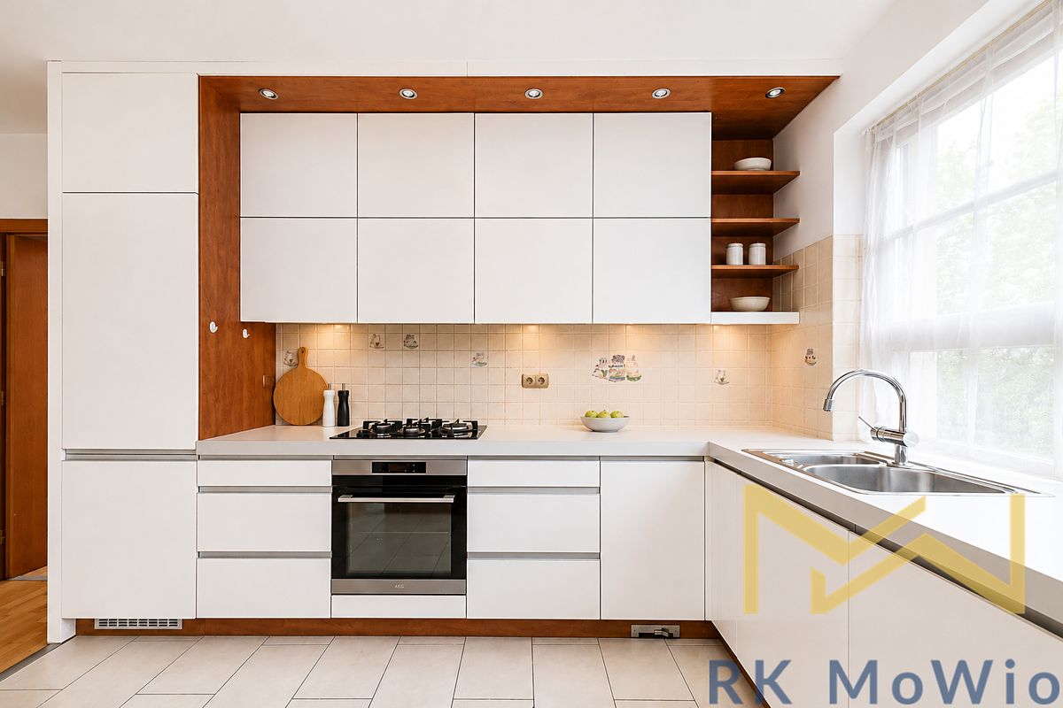 Pronájem vily 450 m², pozemek 820 m² – fotografie 2