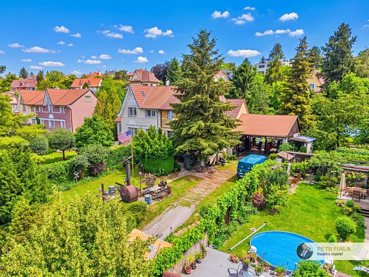 Будинок на продаж, 210 м² (10 з 34)