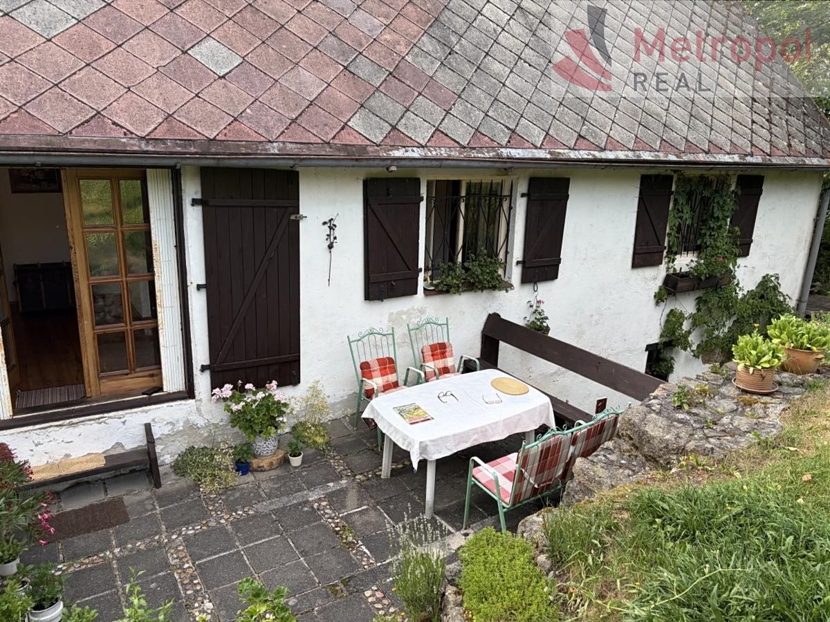 Prodej rodinného domu 247 m², pozemek 1785 m² – fotografie 5