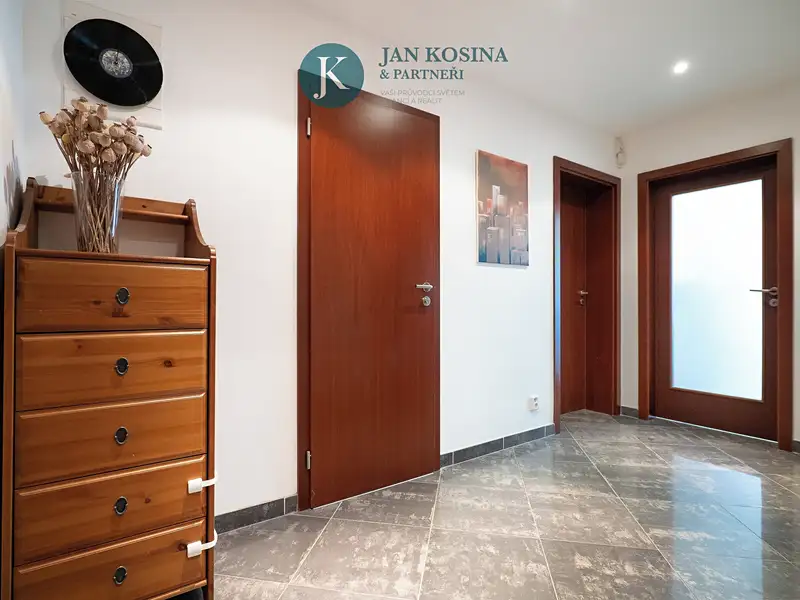 Prodej bytu 2+kk 61 m², Praha – náhled fotky 3