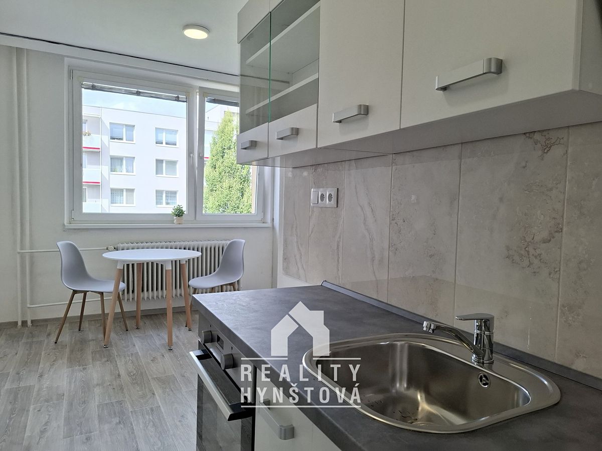 Pronájem bytu 1+1 35 m² – fotografie 3