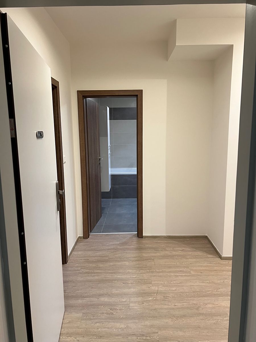 Pronájem bytu 2+kk 62 m² – fotografie 2