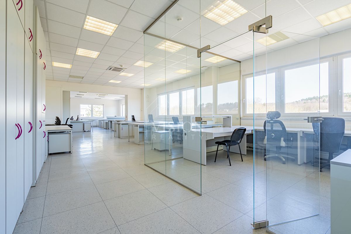 Pronájem kanceláře 118 m² – fotografie 2