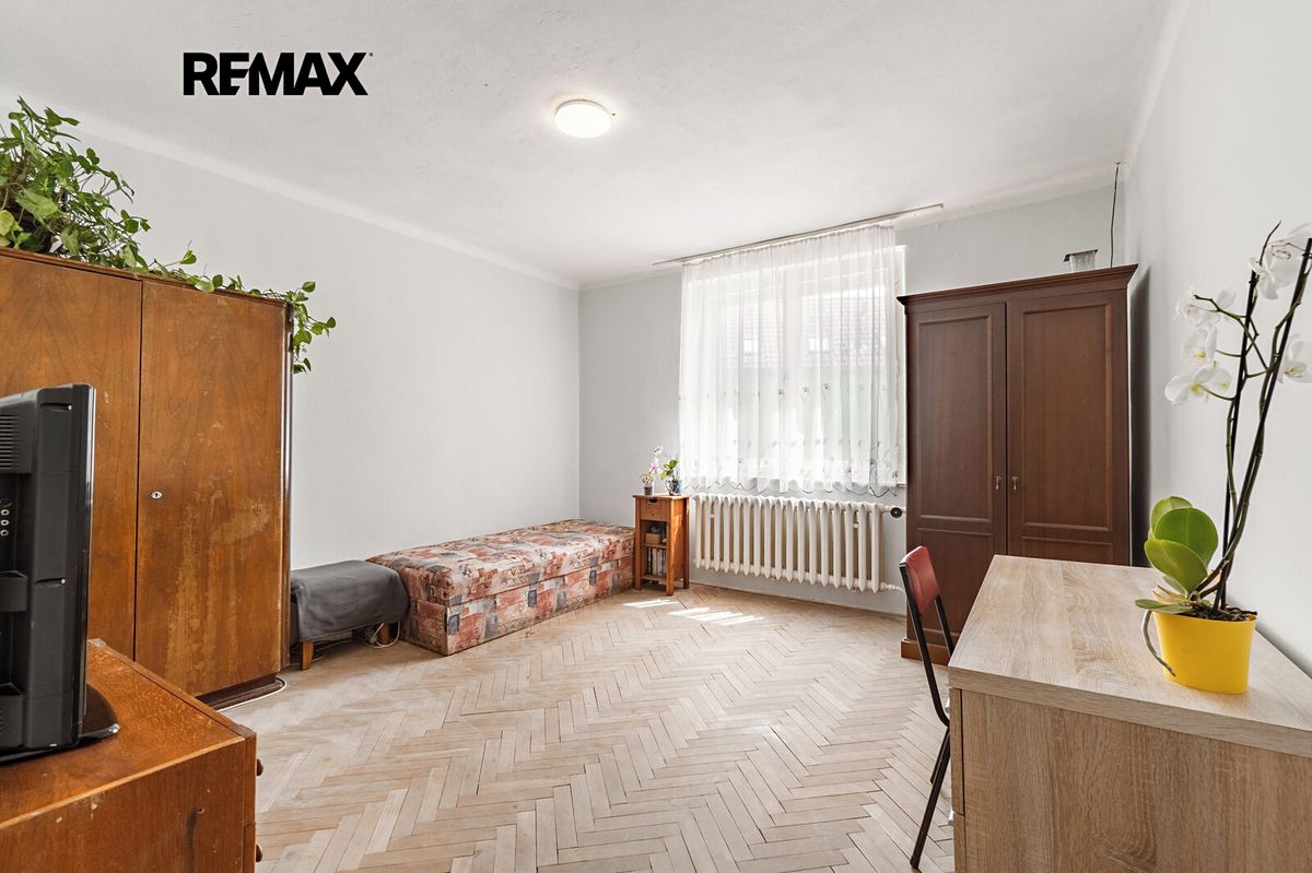 Prodej rodinného domu 196 m², pozemek 356 m² – fotografie 5