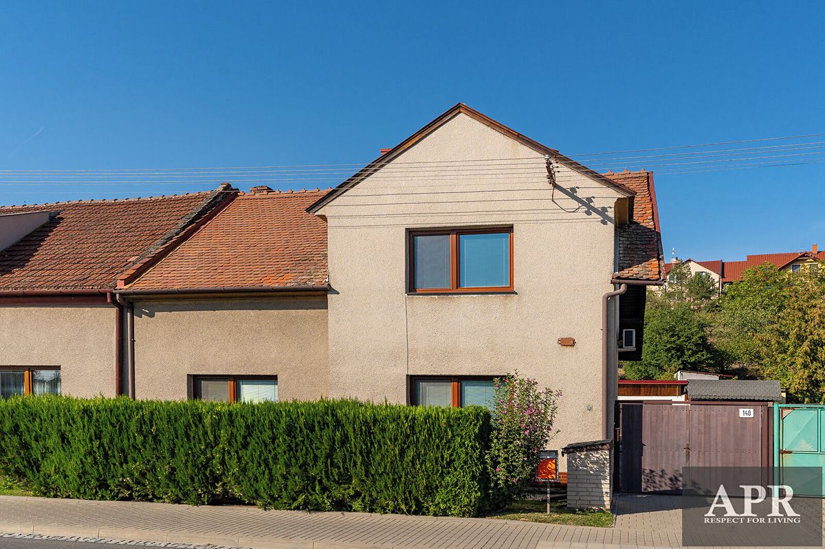 Prodej rodinného domu 150 m², pozemek 1062 m² – fotografie 2