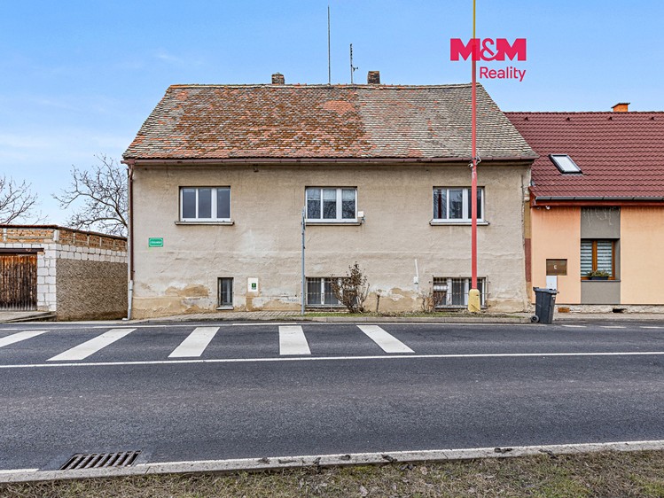 Haus zum Kauf, 272 m² (1 von 30)