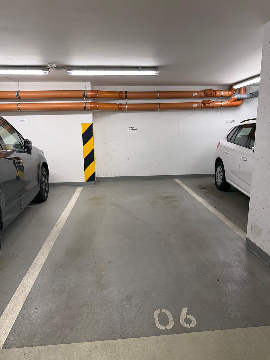 Pronájem garážového stání 15 m² – fotografie 3