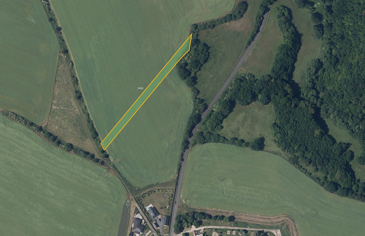 Prodej pole 3053 m², Žalany – fotka 1 z 3