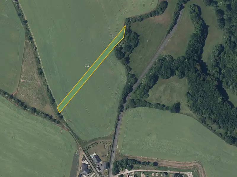 Prodej pole 3053 m², Žalany – náhled fotky 1