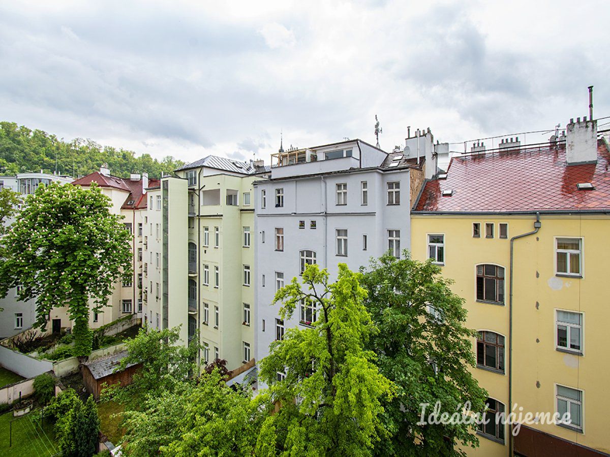 Pronájem bytu 1+kk 33 m² – fotografie 2
