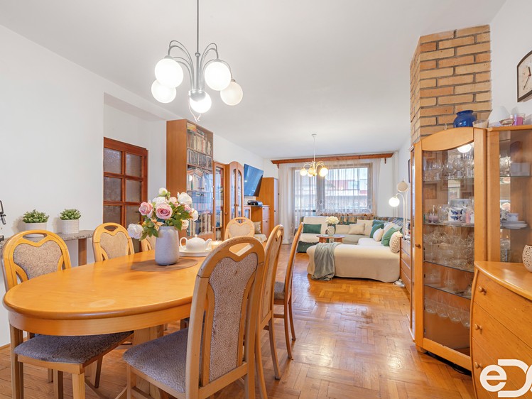 Prodej domu, 210 m² (3 z 28)