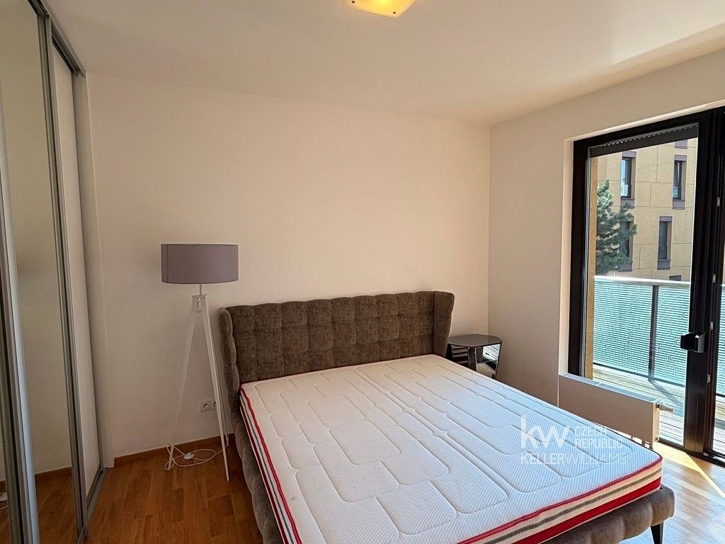 Pronájem bytu 2+kk 82 m² – fotografie 4