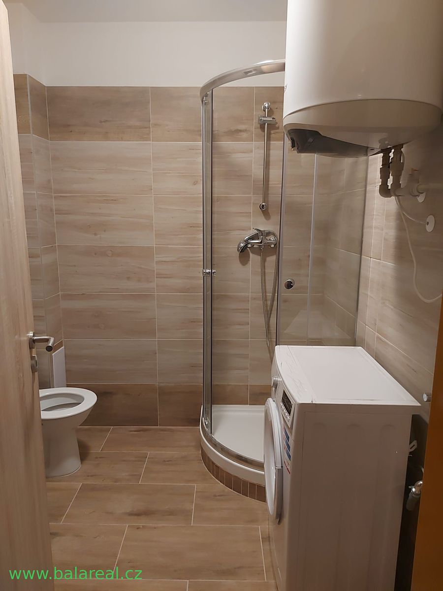 Pronájem bytu 2+kk 36 m² – fotografie 2