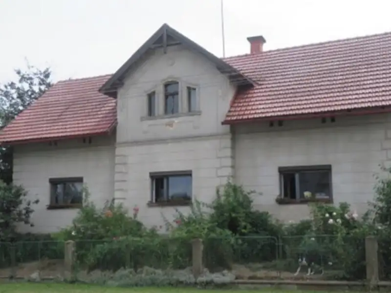 Dražba rodinného domu 1949 m², pozemek 3262 m², Slatiny – náhled fotky 1