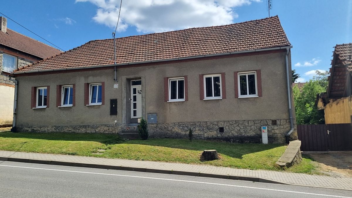 Prodej rodinného domu 200 m², pozemek 1325 m²
