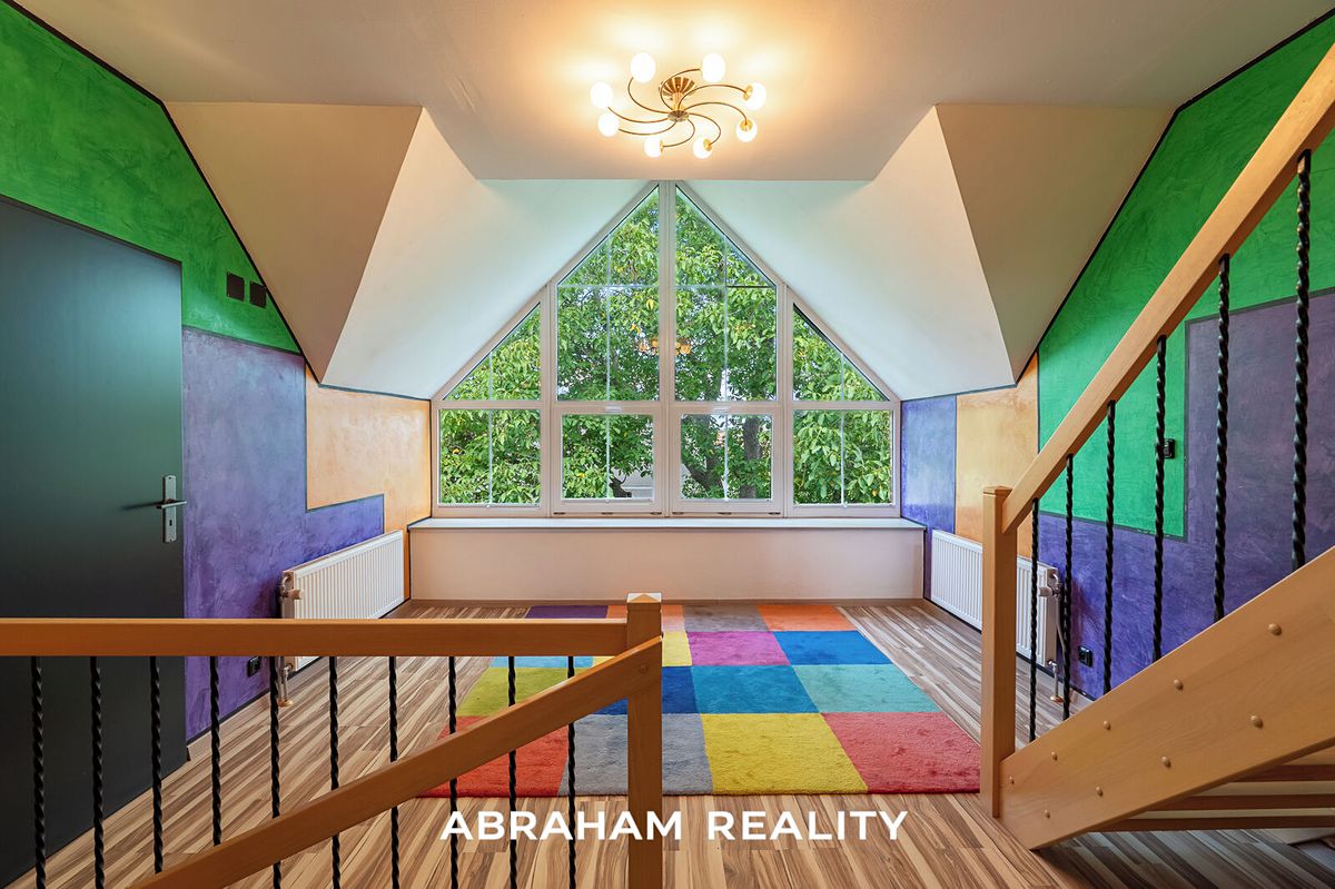 Prodej rodinného domu 237 m², pozemek 1174 m² – fotografie 4