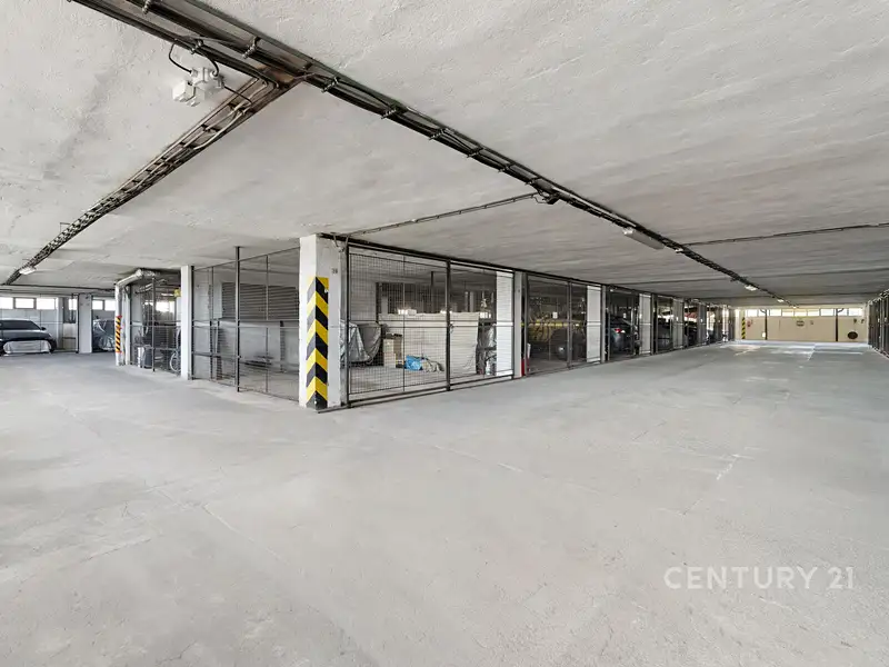 Prodej garážového stání 12 m², Brno – náhled fotky 1