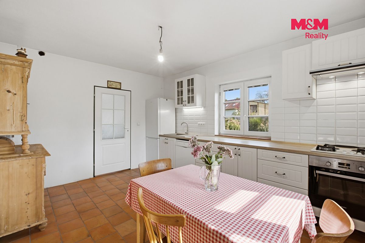 Prodej rodinného domu 90 m², pozemek 569 m² – fotografie 4