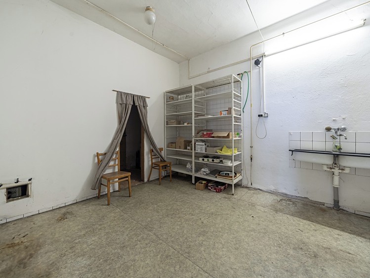 Prodej komerčního prostoru, 214 m² (15 z 27)