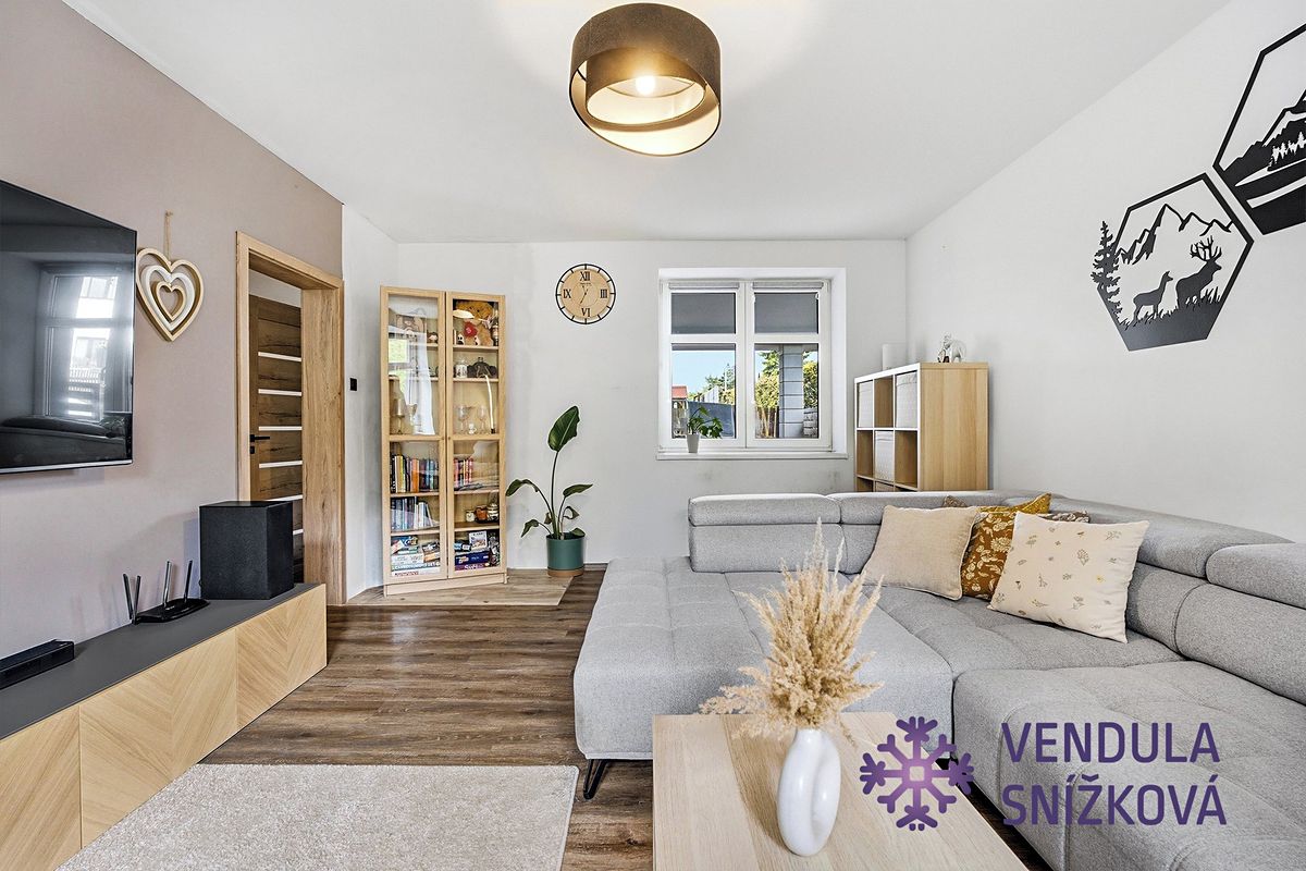 Prodej rodinného domu 150 m², pozemek 459 m² – fotografie 2