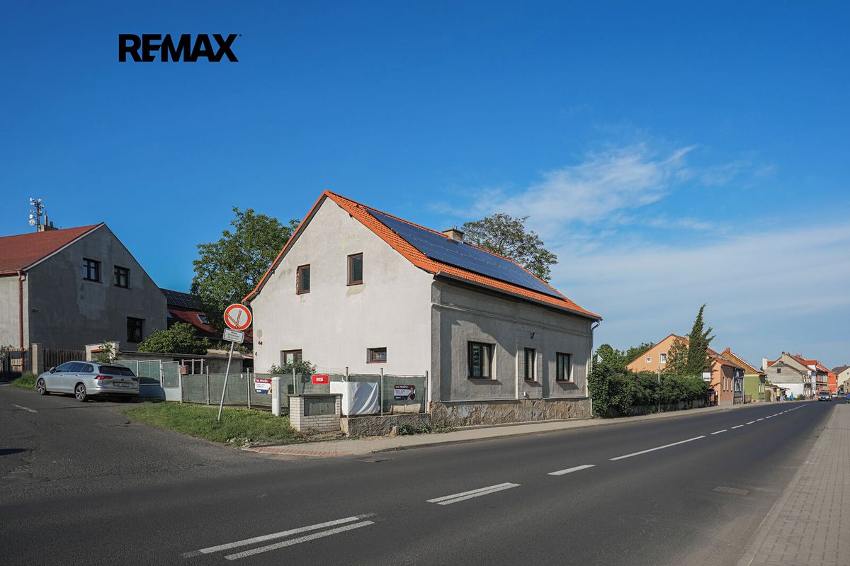 Prodej rodinného domu 252 m², pozemek 863 m² – fotografie 4