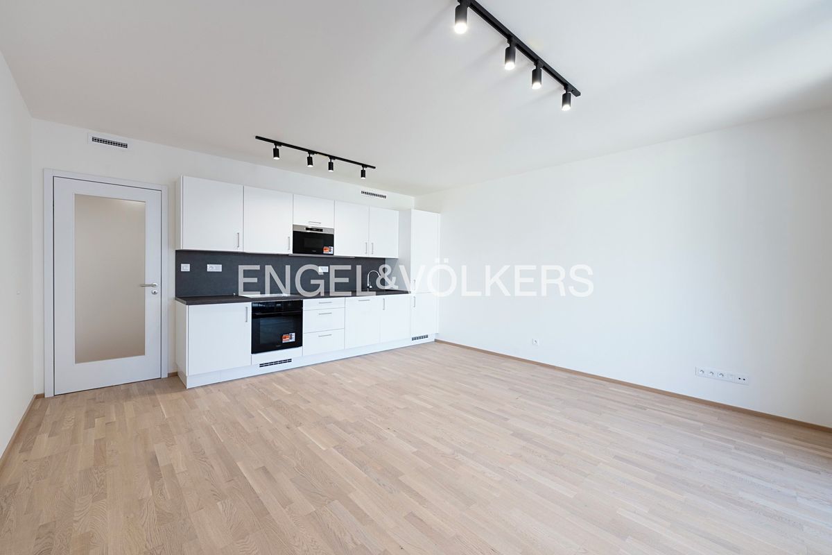Pronájem bytu 3+kk 140 m²