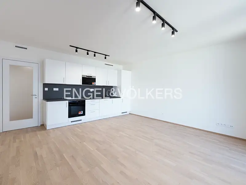 Pronájem bytu 3+kk 87 m², Praha – náhled fotky 1