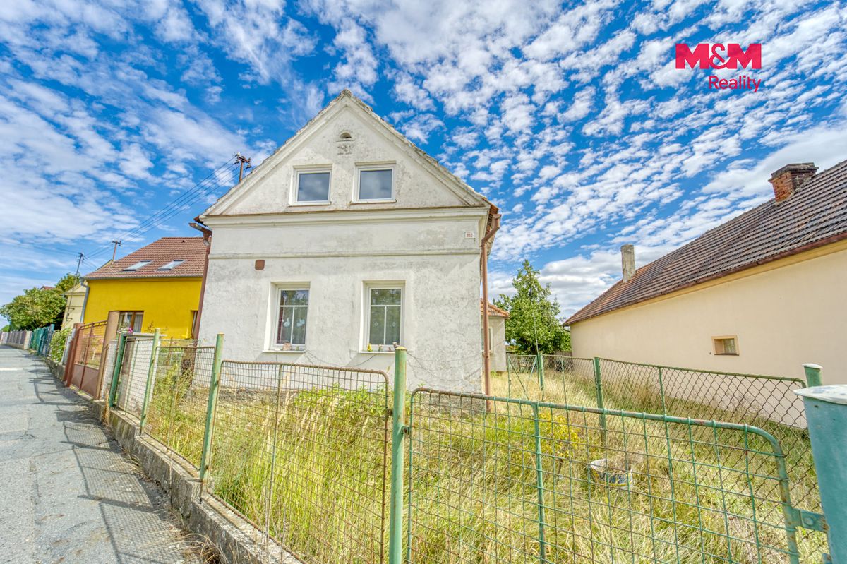 Prodej rodinného domu 94 m², pozemek 1032 m² – fotografie 2