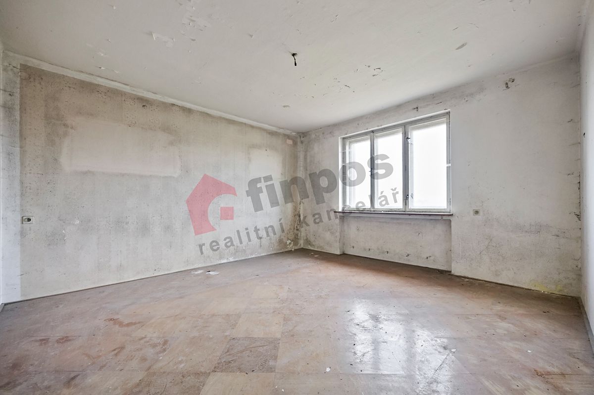 Prodej rodinného domu 285 m², pozemek 722 m² – fotografie 4