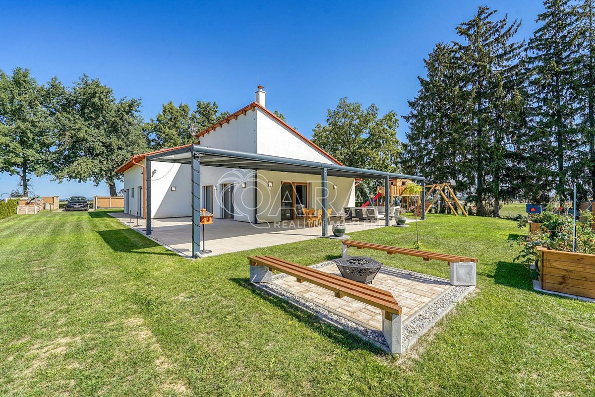 Prodej rodinného domu 350 m², pozemek 3414 m² – fotografie 4