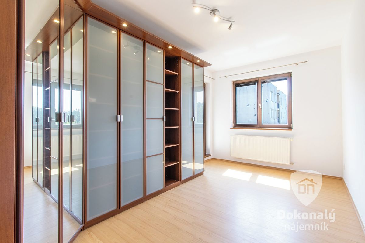 Pronájem bytu 2+kk 60 m² – fotografie 3