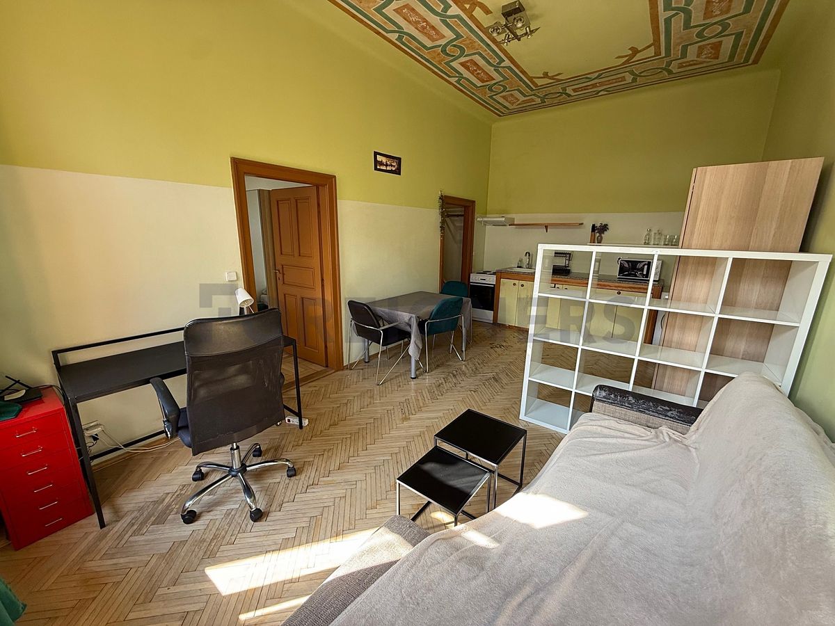 Pronájem bytu 2+kk 40 m² – fotografie 2