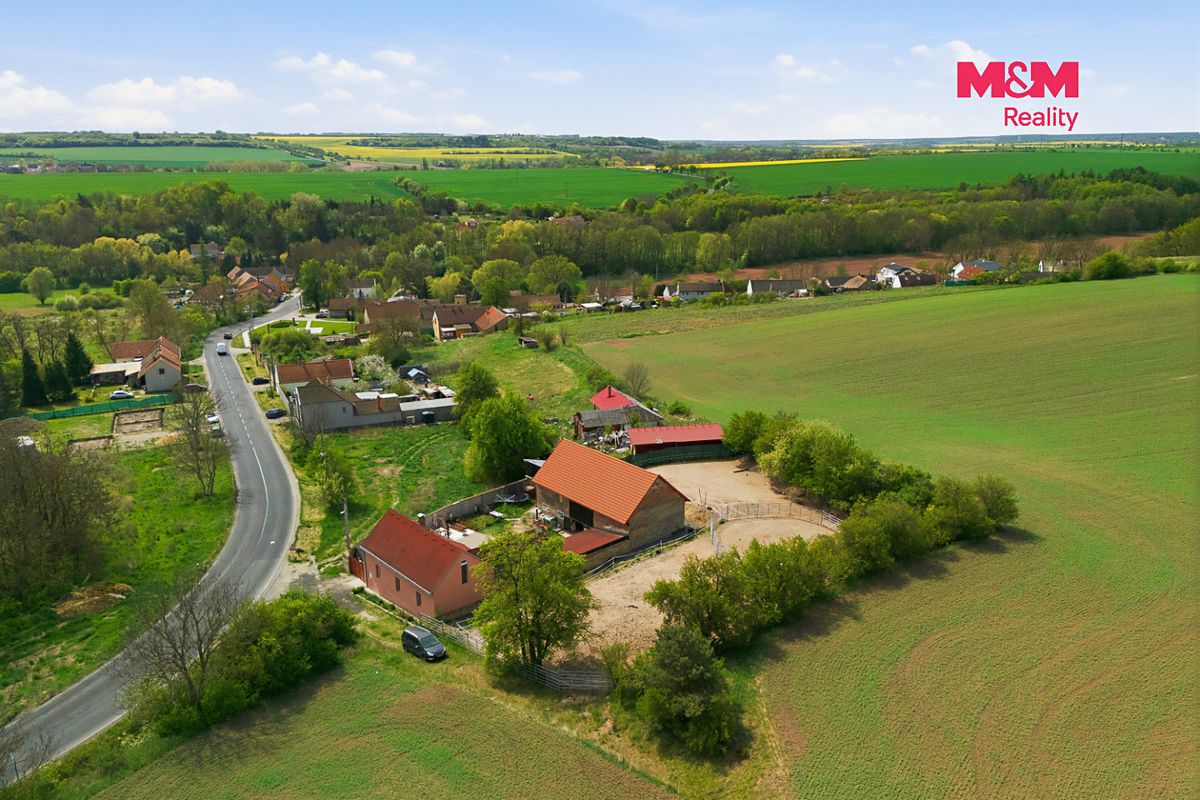 Prodej rodinného domu 140 m², pozemek 2054 m² – fotografie 4