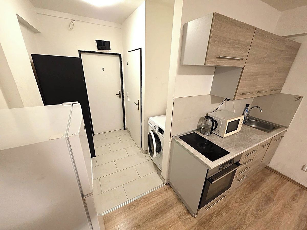 Pronájem bytu 1+kk 27 m² – fotografie 4