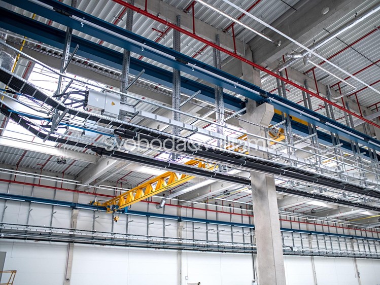 Комерційне приміщення в оренду, 8 712 м² (1 з 9)