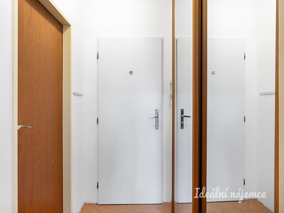 Pronájem bytu 2+kk 74 m² – fotografie 2