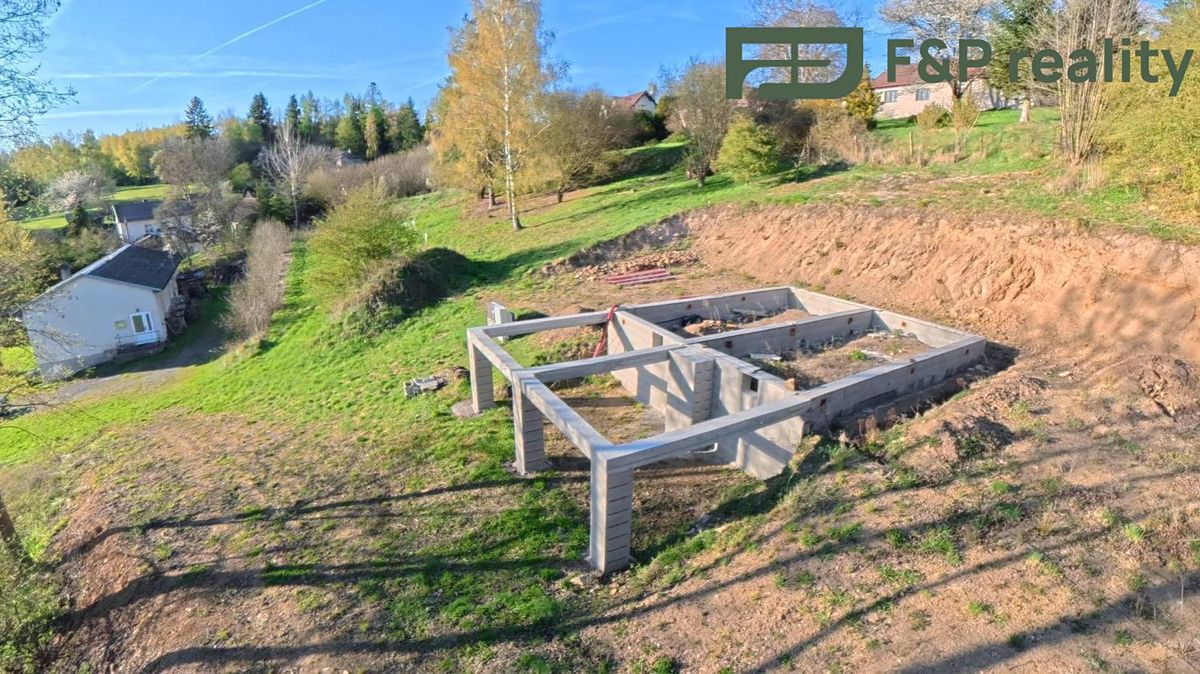 Prodej stavebního pozemku 2390 m² – fotografie 3