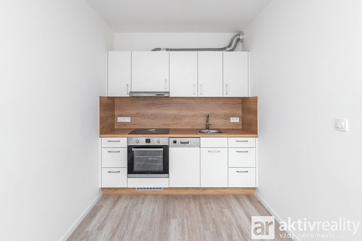Pronájem bytu 2+kk 46 m² – fotografie 3