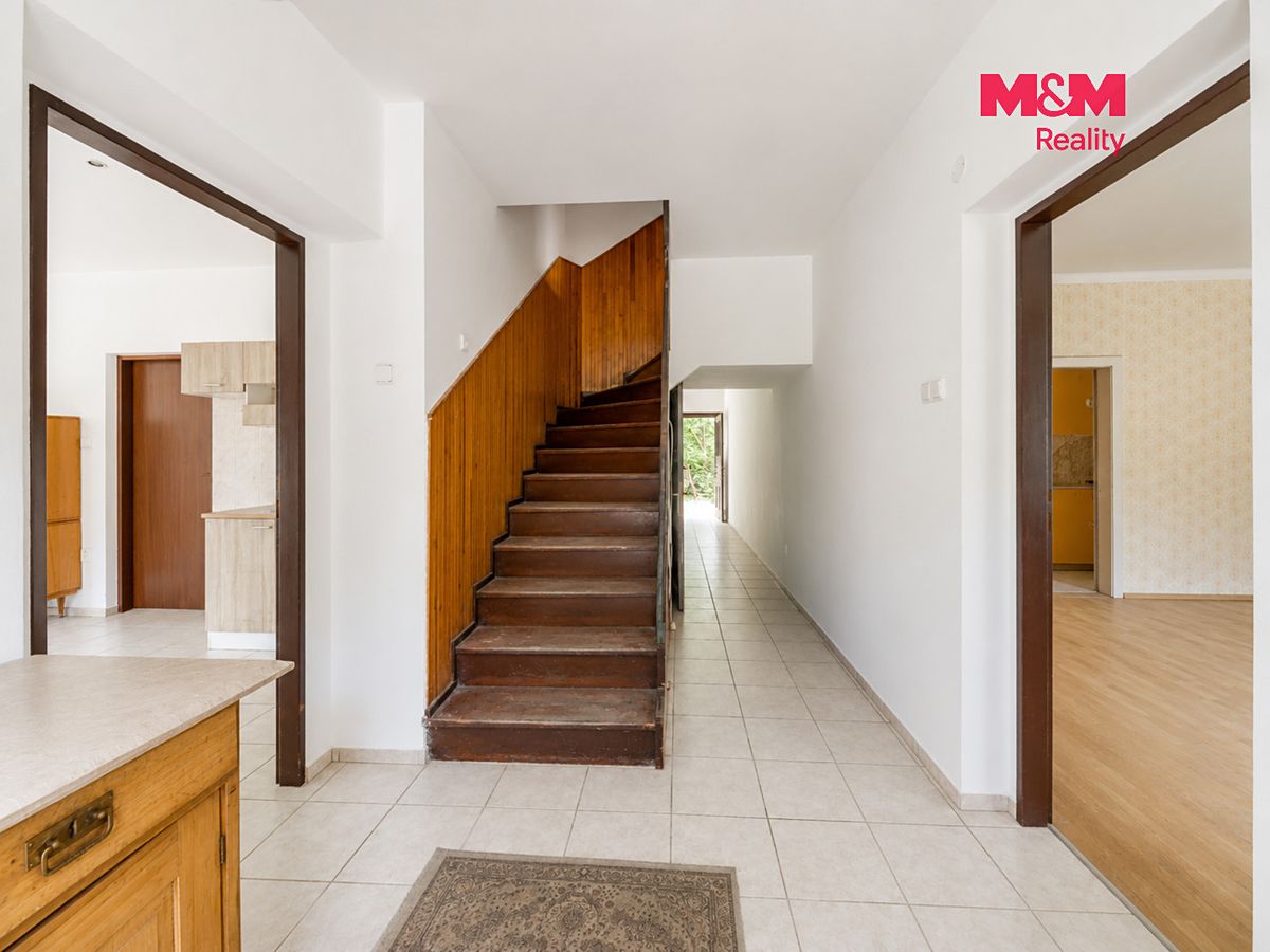Prodej rodinného domu 160 m², pozemek 1064 m² – fotografie 4