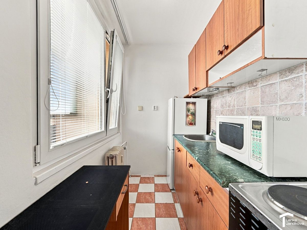 Pronájem bytu 1+kk 28 m² – fotografie 2