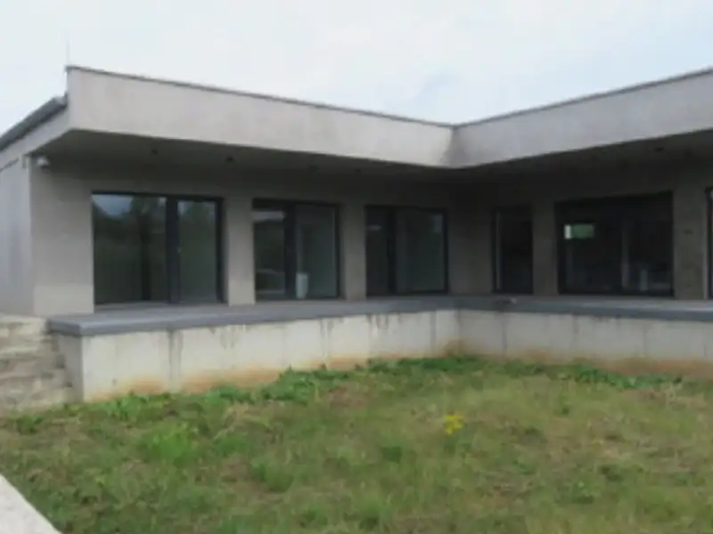 Dražba rodinného domu 239 m², pozemek 890 m², Ústí nad Labem – náhled fotky 3