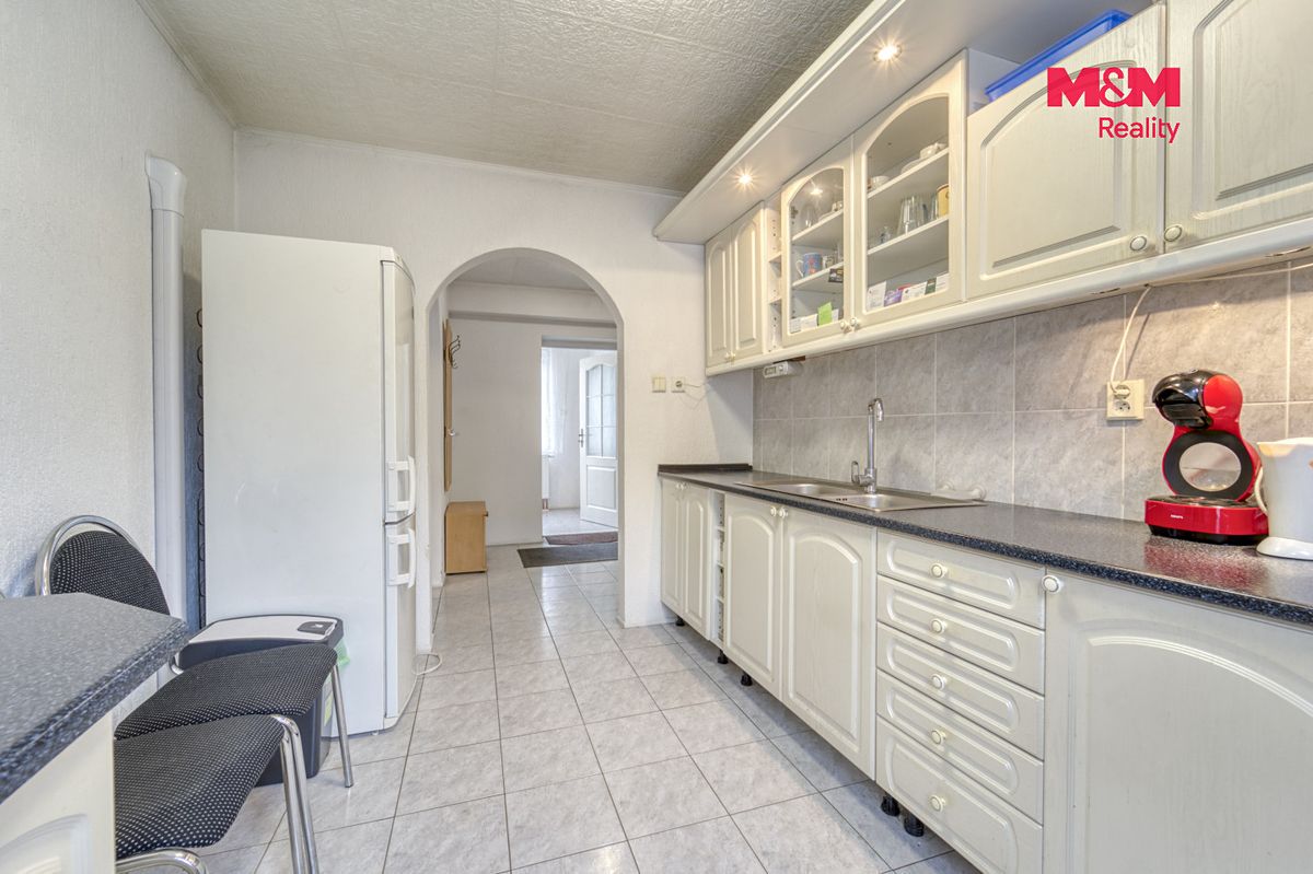 Prodej rodinného domu 92 m², pozemek 964 m² – fotografie 2