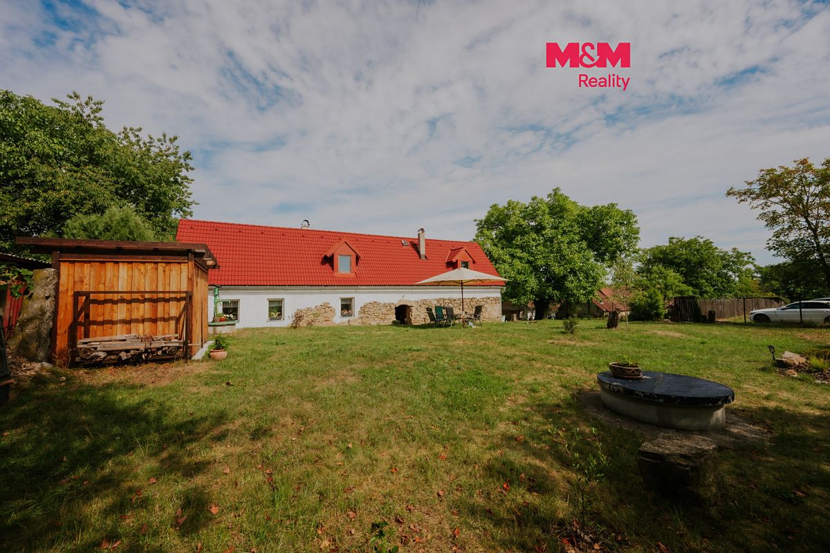 Prodej rodinného domu 250 m², pozemek 875 m²