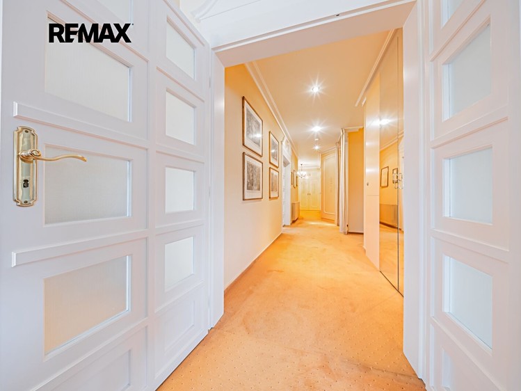 Prodej domu, 333 m² (32 z 48)