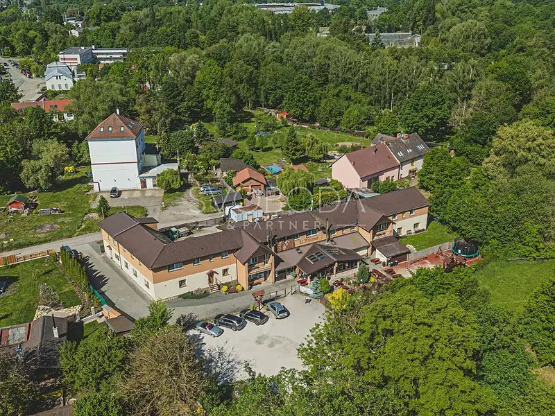 Prodej ubytovacího zařízení 915 m², Hradec Králové – náhled fotky 1