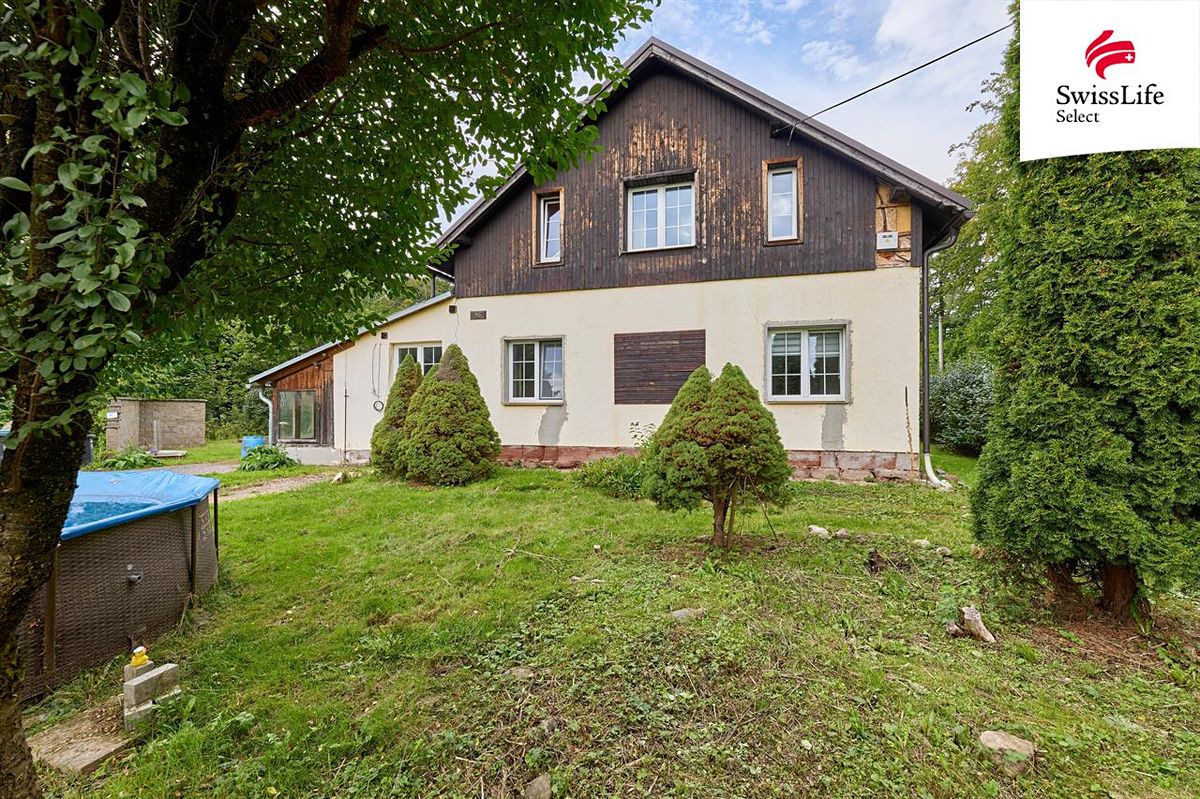 Prodej rodinného domu 238 m², pozemek 1245 m²