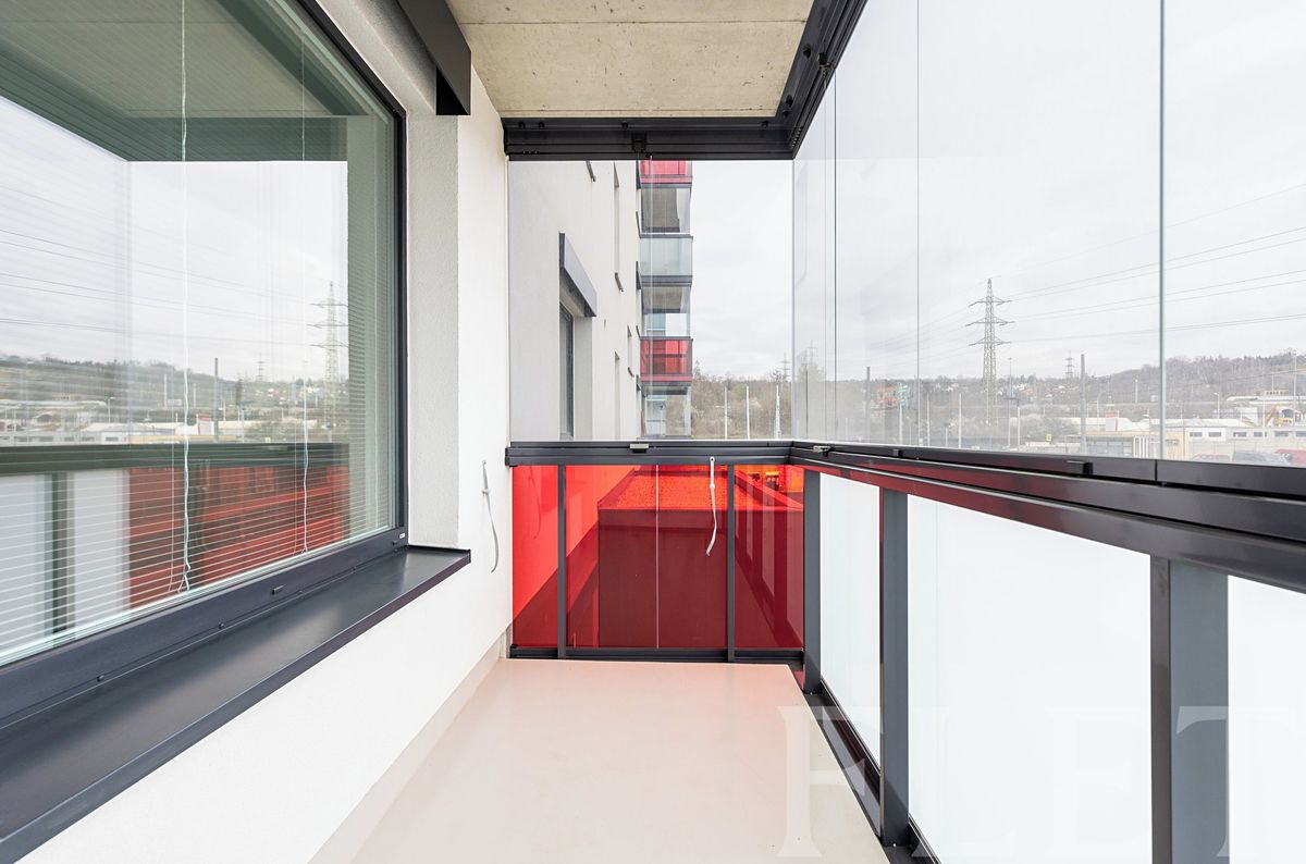 Pronájem bytu 2+kk 55 m² – fotografie 3