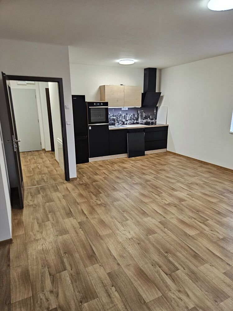 Pronájem bytu 3+kk 79 m² – fotografie 2