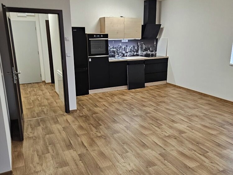 Квартира 3+kk в оренду, 79 м² (2 з 14)
