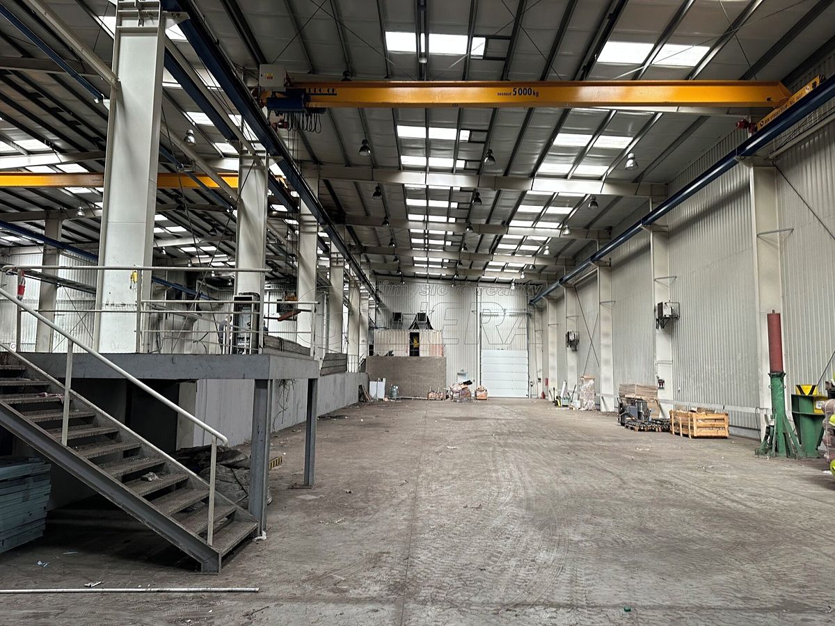 Prodej skladového prostoru 5050 m²